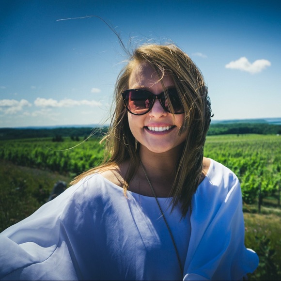 Meet your Posher, Jaci - Picture 2 of 3